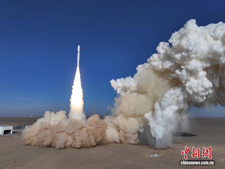 我国成功发射阿联酋813卫星等9颗卫星