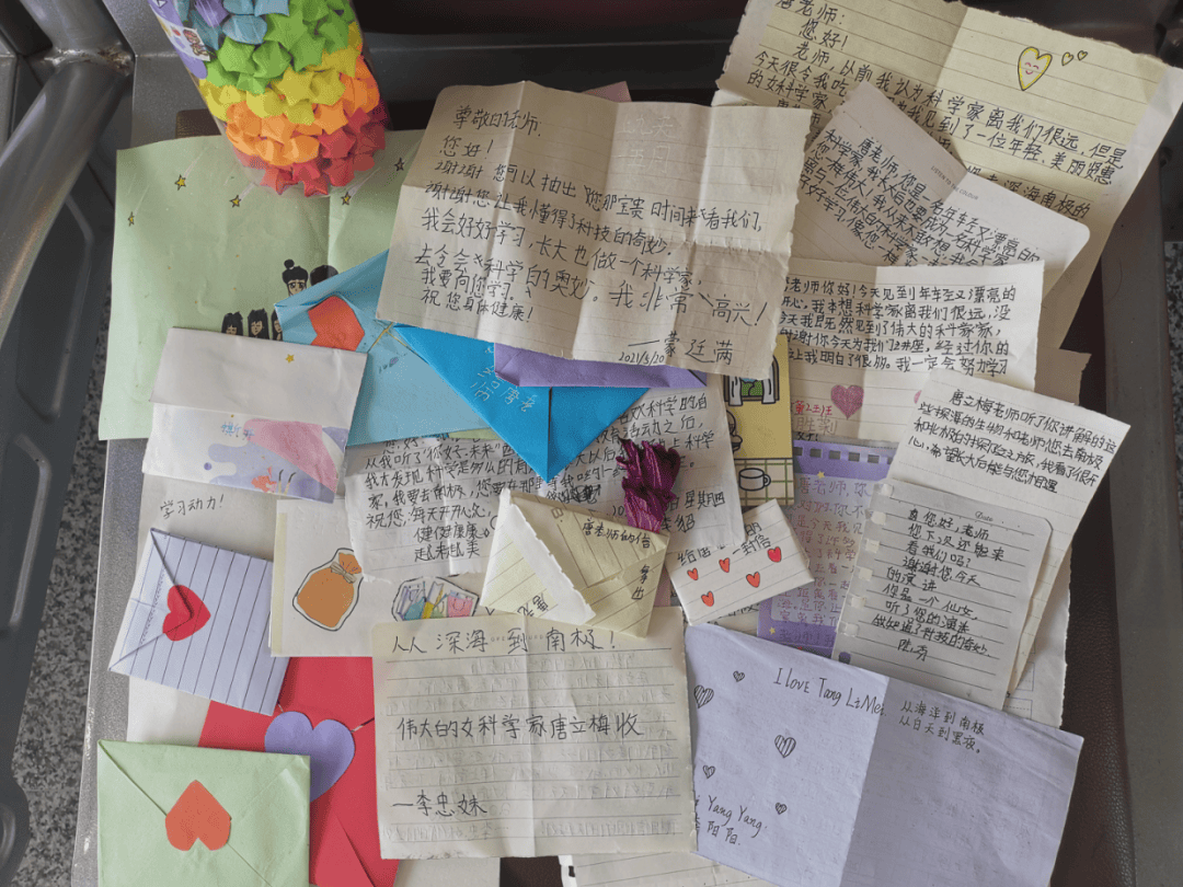 突然爆火！浙大女博士一个月涨粉超50万，“我是过了把瘾”！网友：丝滑入脑……